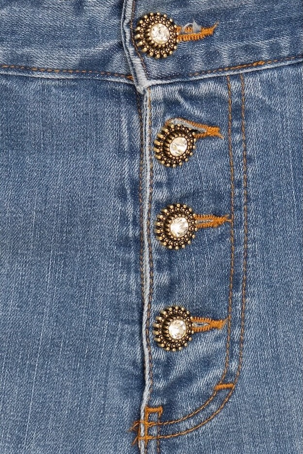 Denim con bottoni gioiello No-nà