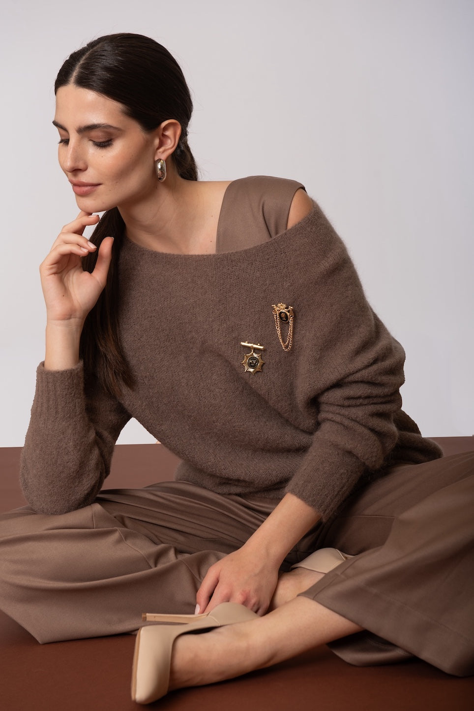 Maxi maglia in lana con spilla Siste's